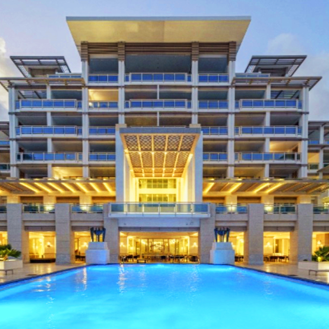 Hotel Pool